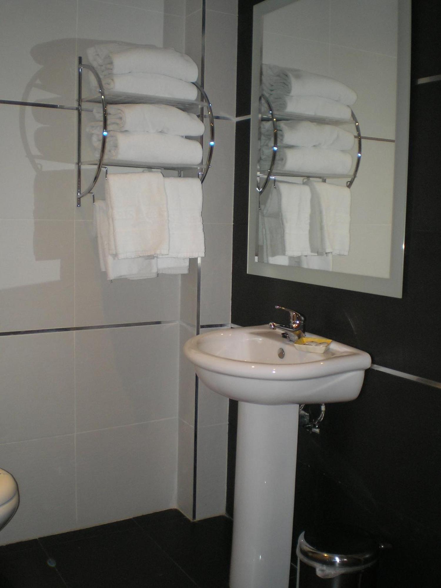 Apartamentos Plaza España Deluxe Zaragoza Exterior foto